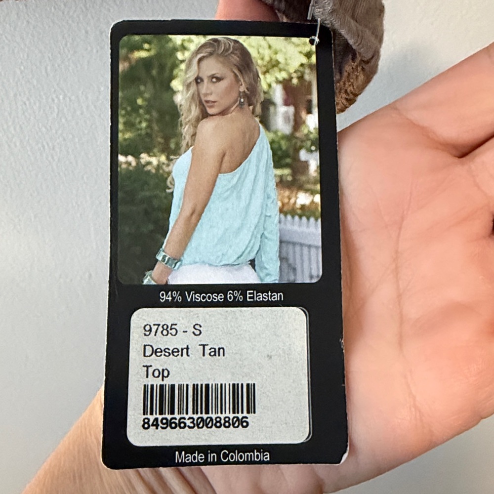 Single sleeve top - Picture 3 of 4
